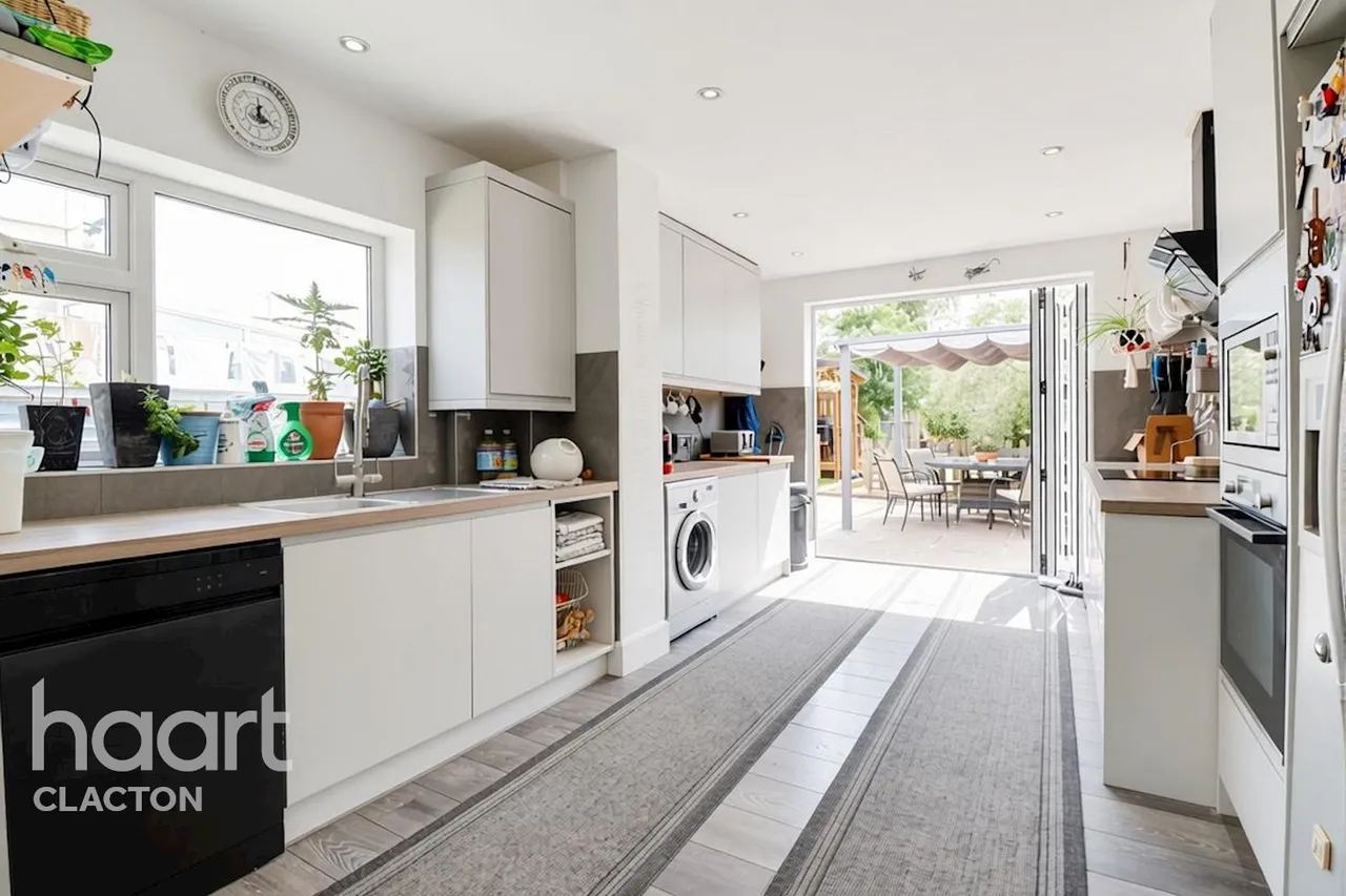 Walton Road, Clacton-On-Sea, CO15, photo 5