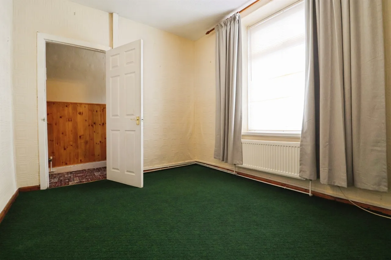 Coedpenmaen Road, Pontypridd, CF37, photo 7