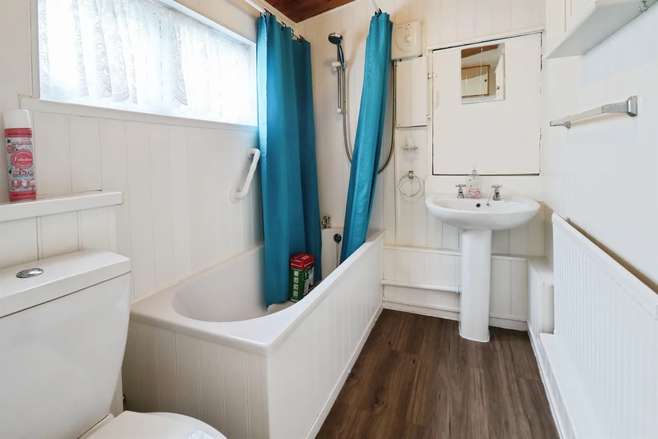 Coedpenmaen Road, Pontypridd, CF37, photo 14
