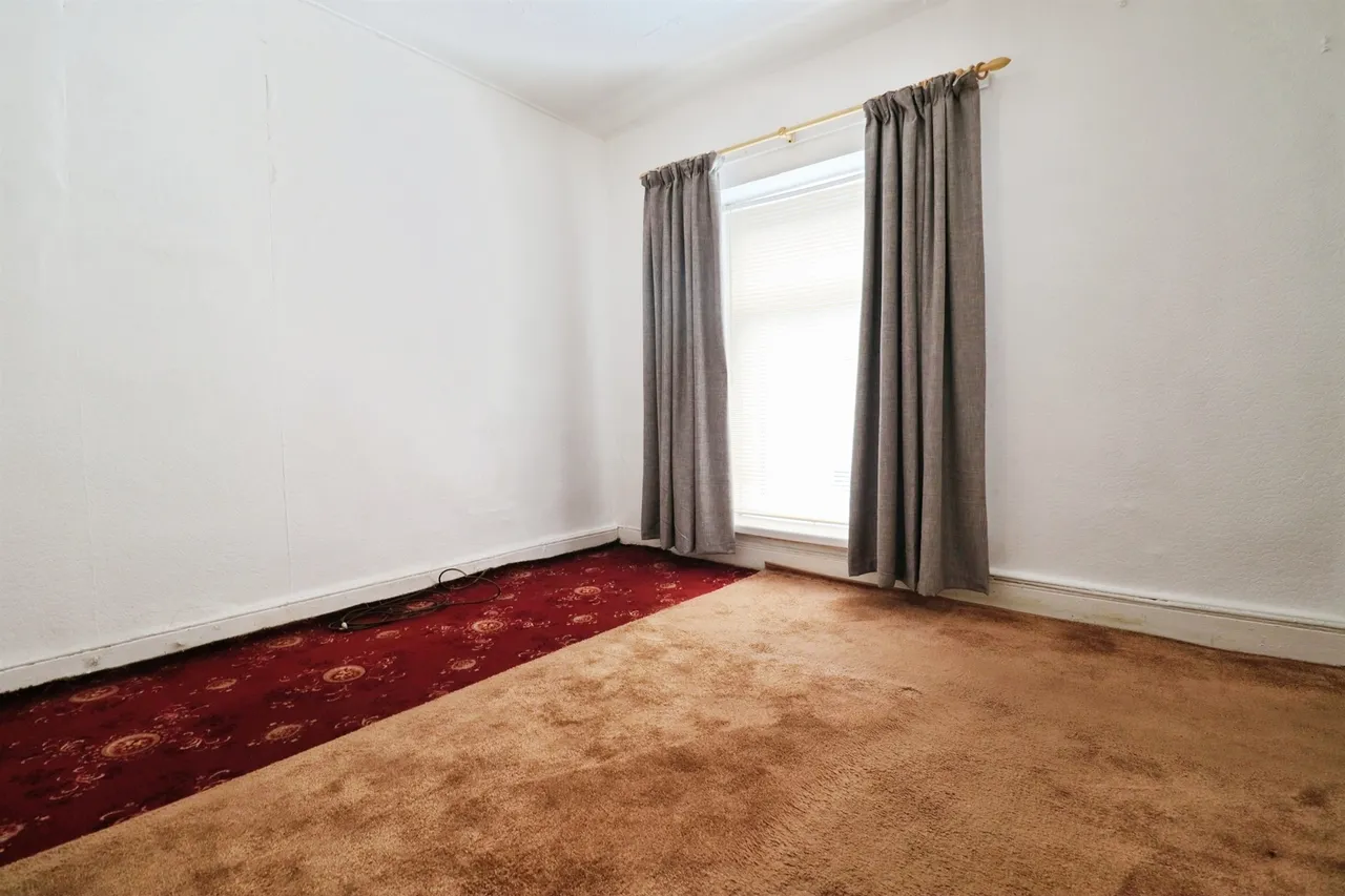 Coedpenmaen Road, Pontypridd, CF37, photo 9
