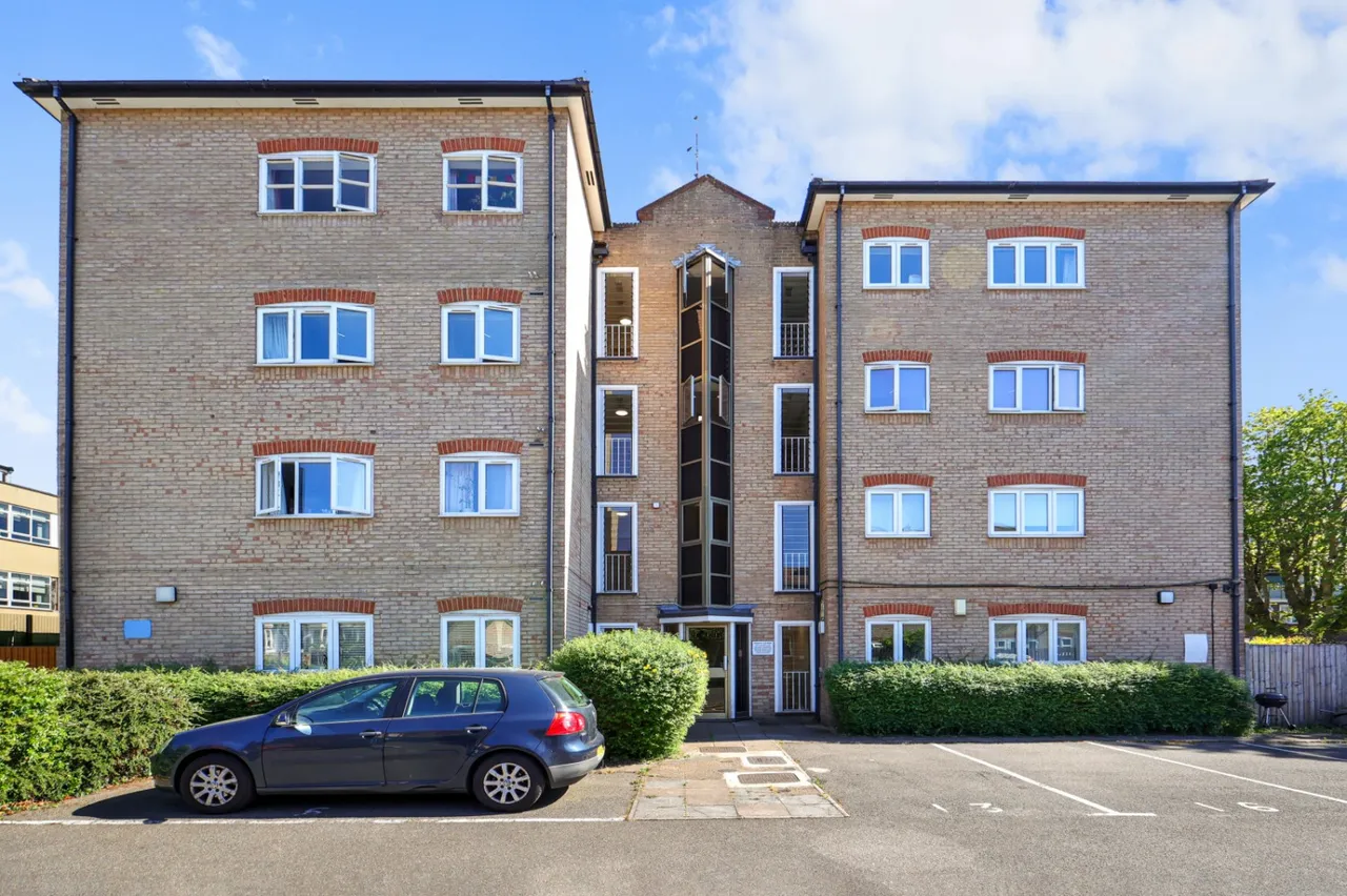 2 bed flat for sale, Bonner Road, London, E2