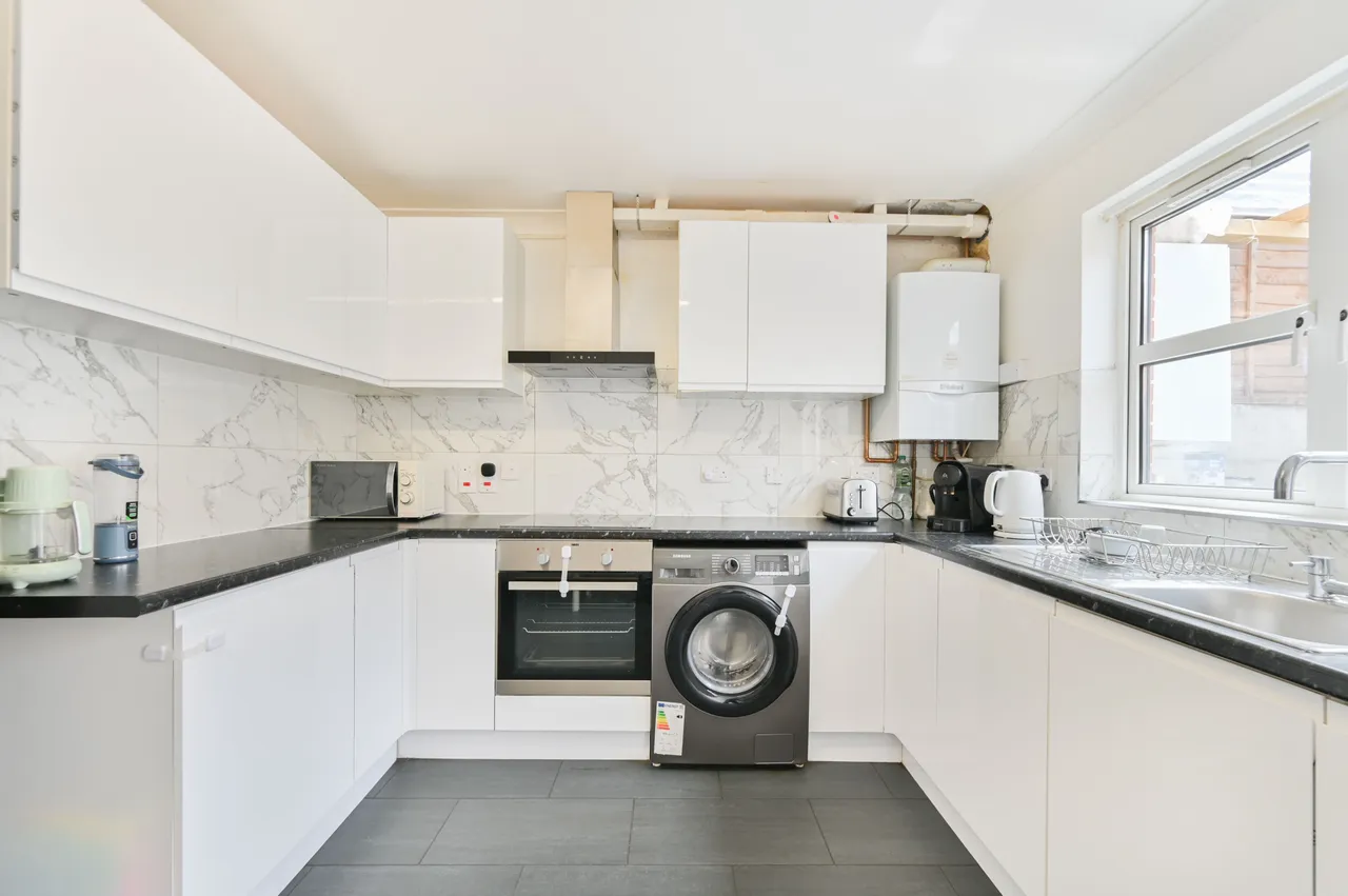 105c Burnley Road, London, photo 8