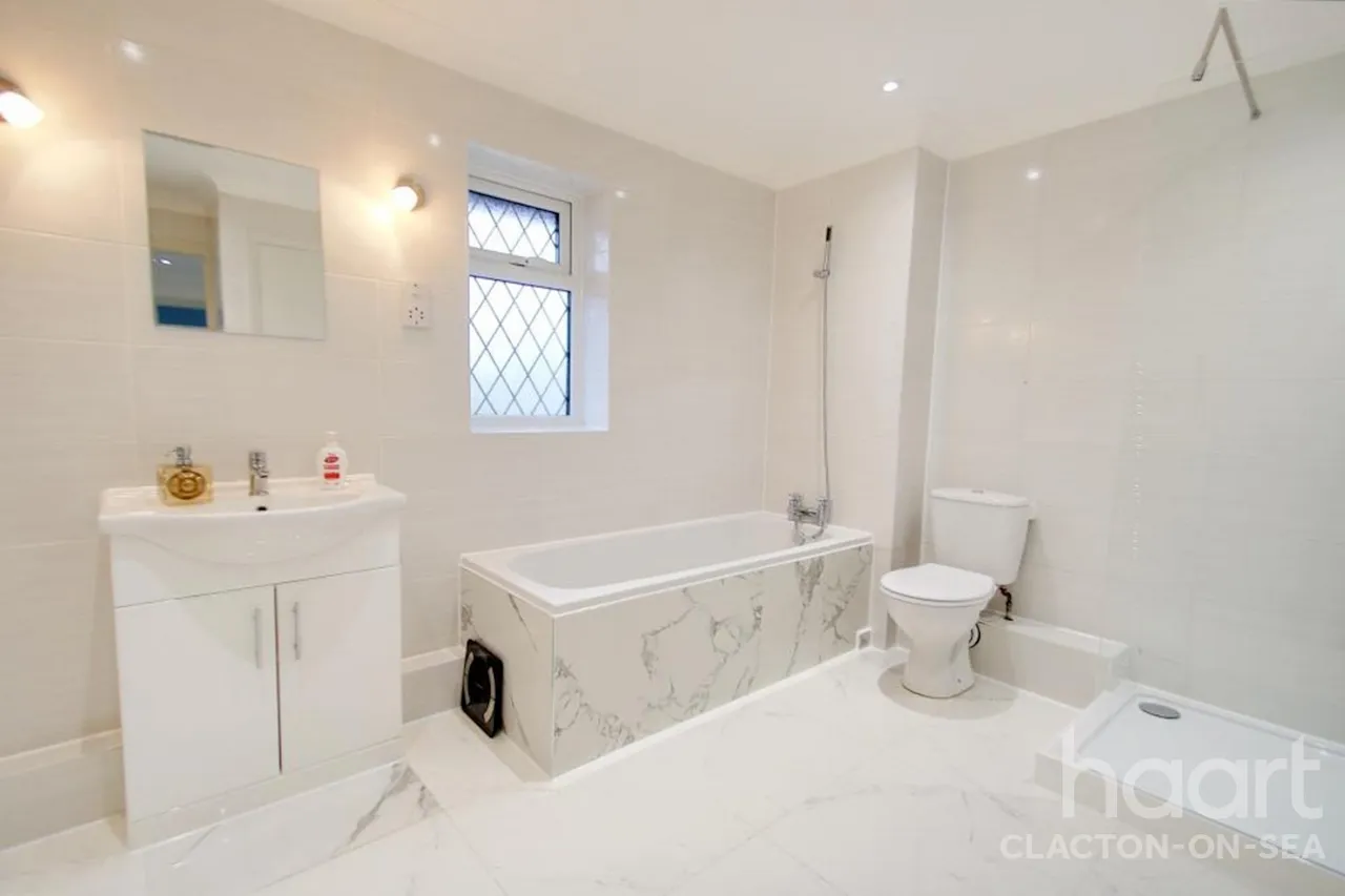 Naze Park Road, CO14, photo 8