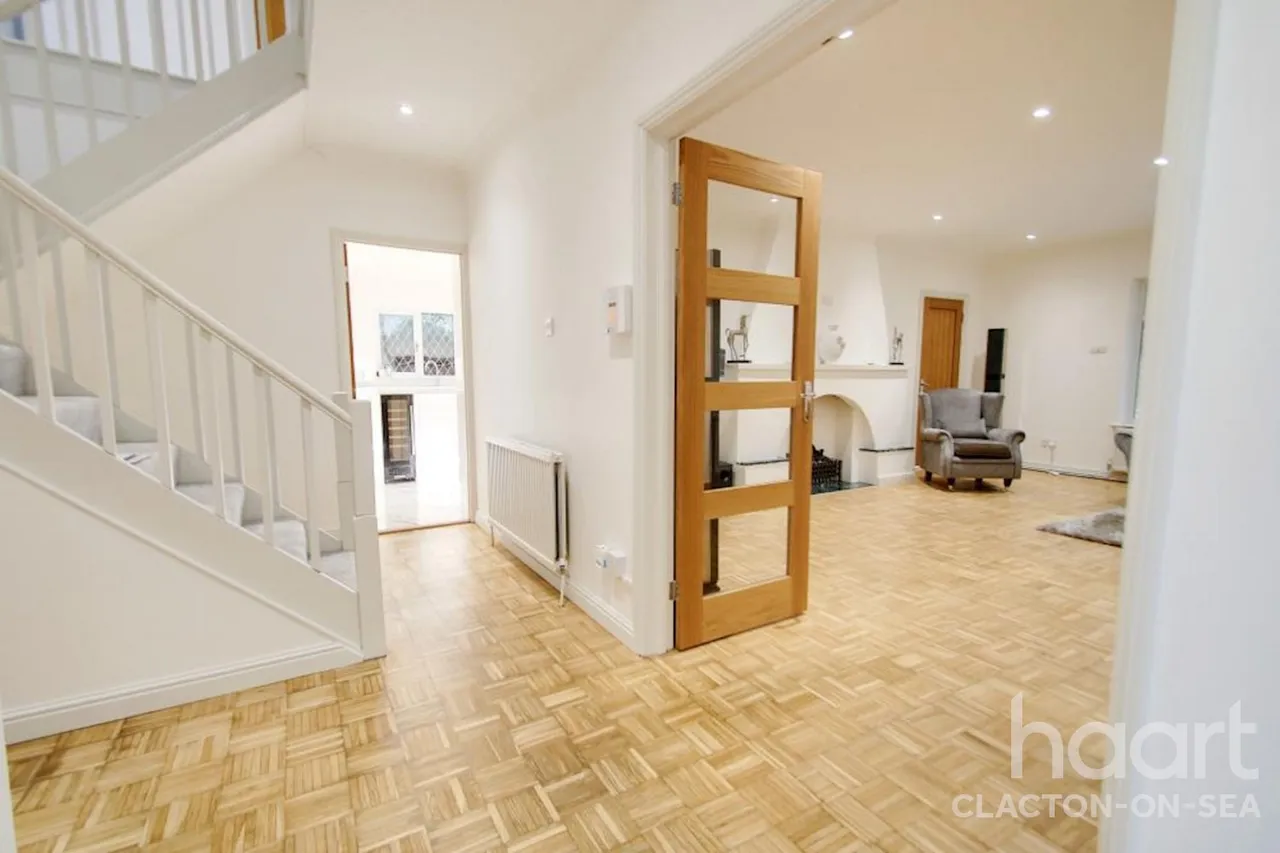 Naze Park Road, CO14, photo 5