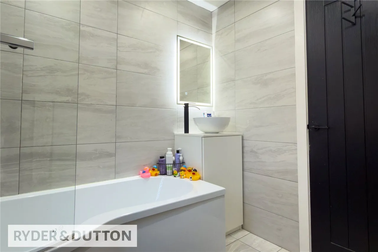Pole Lane, Failsworth, M35, photo 11