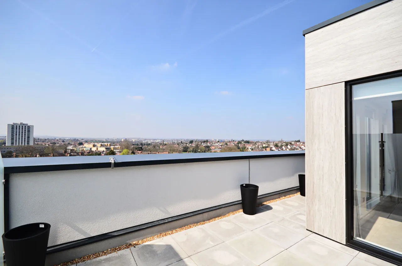 12 Waldorf Place, 3 Fairmont Mews, London, photo 11