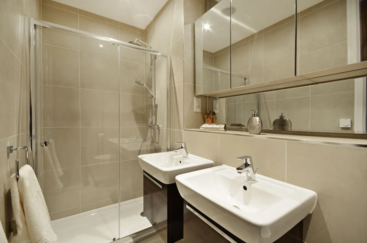 12 Waldorf Place, 3 Fairmont Mews, London, photo 5