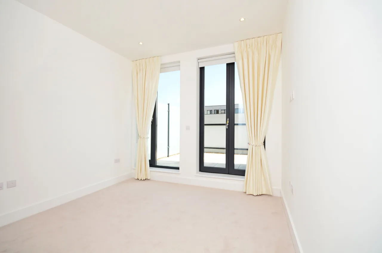 12 Waldorf Place, 3 Fairmont Mews, London, photo 6