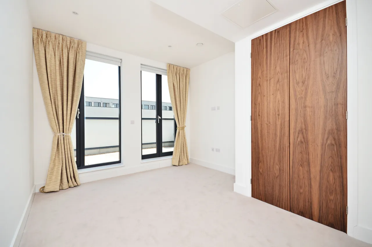 12 Waldorf Place, 3 Fairmont Mews, London, photo 3