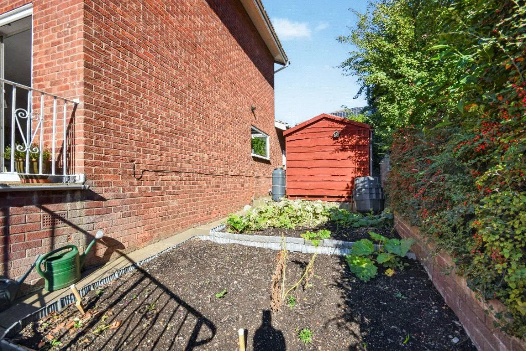 Canal Lane, Lofthouse, WF3, photo 23