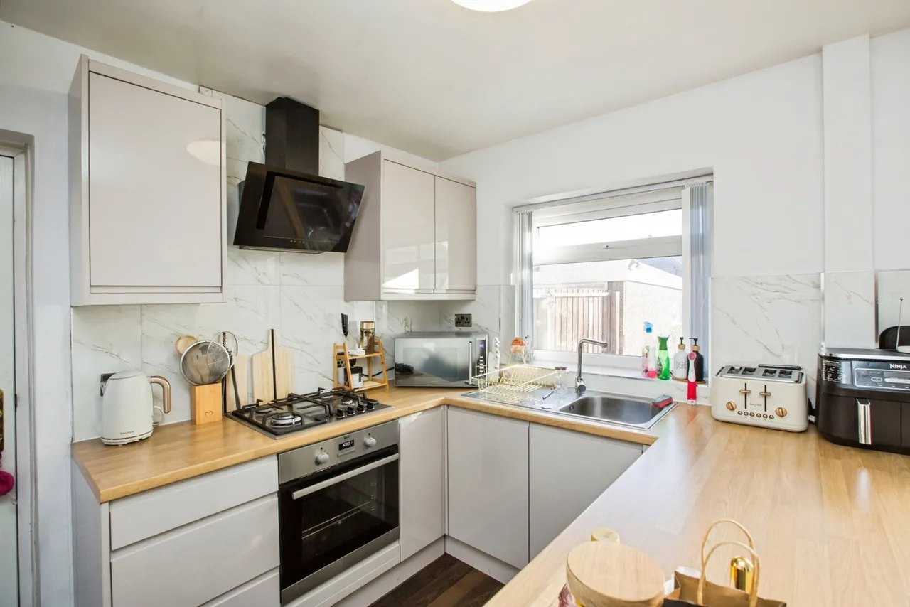 Vicar Park Road, Halifax, HX2, photo 2