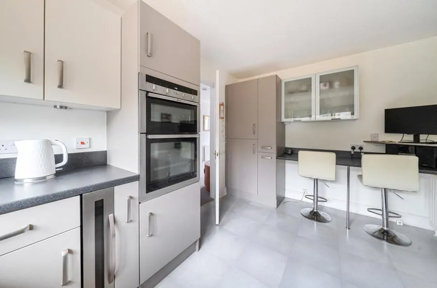 Shorland Oaks, Bracknell, RG42, photo 2
