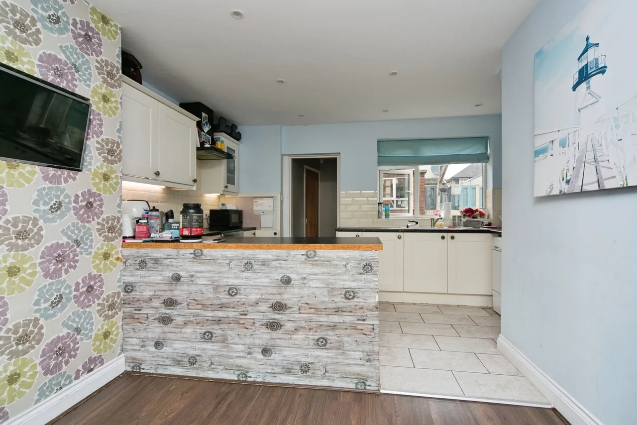 Ronald Avenue, Llandudno Junction, LL31, photo 5