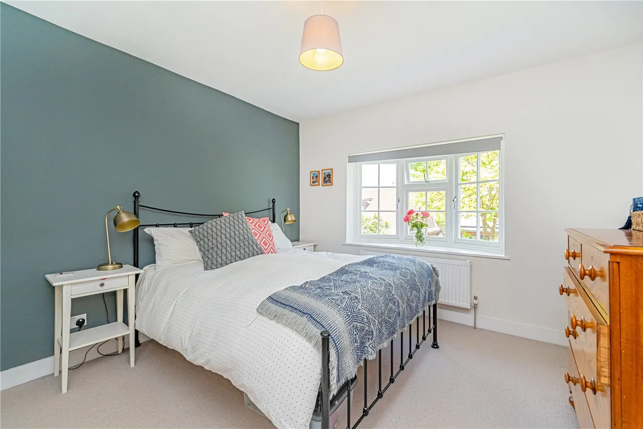 Cross Street, Hampton Hill, TW12 1RT, photo 6