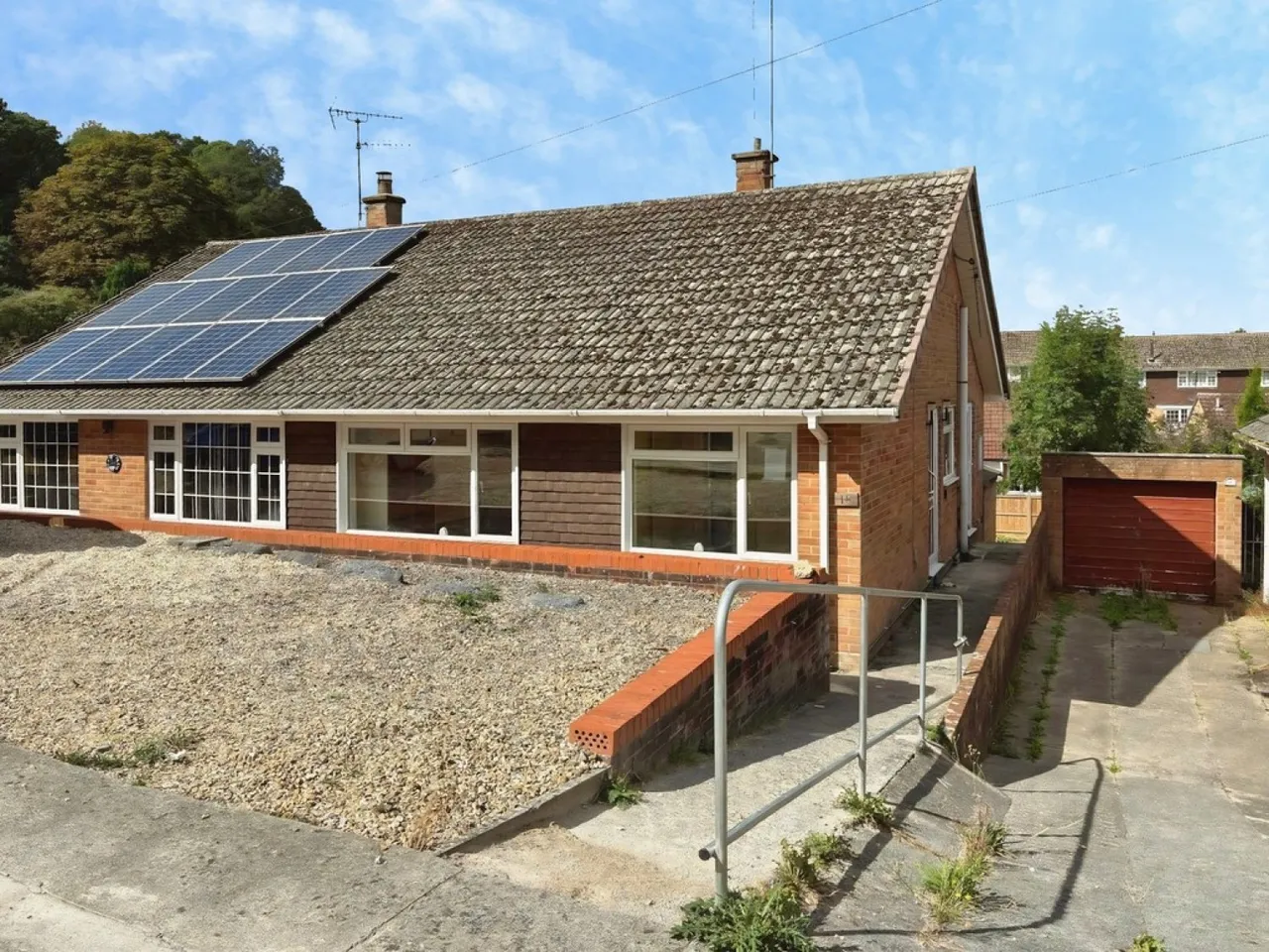 2 bed house for sale — Alder Grove, Yeovil