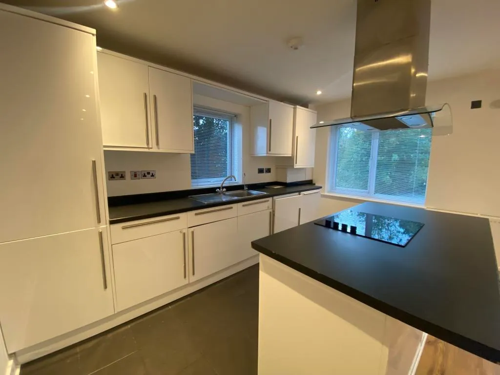 Flat 6, Fieldways Russell Road, Basingstoke, Basingstoke, RG21 3FD, photo 2