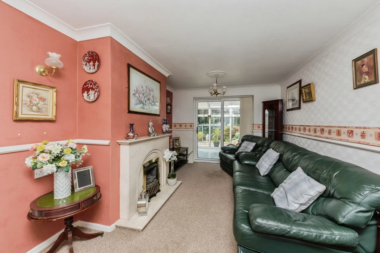 Delamere Drive, Macclesfield, Cheshire, SK10, photo 2