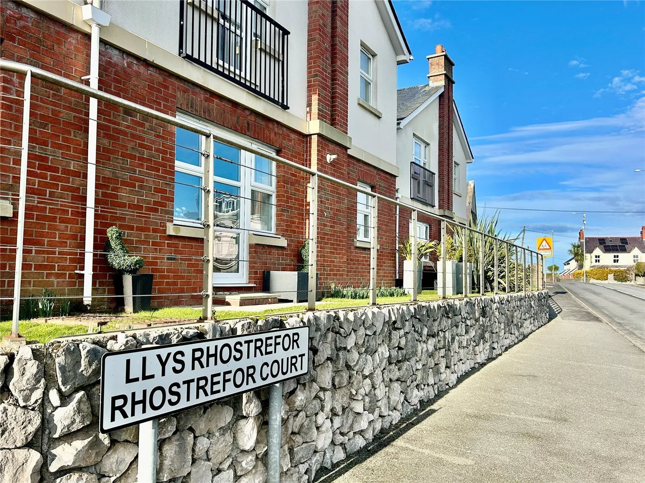 Amlwch Road, Benllech, LL74, photo 13