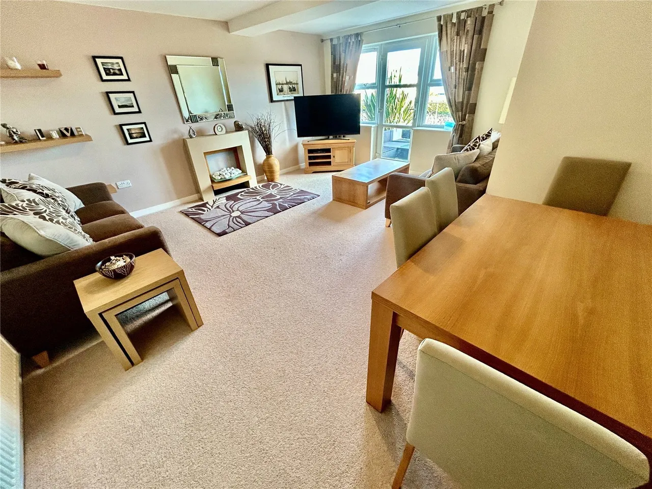Amlwch Road, Benllech, LL74, photo 5