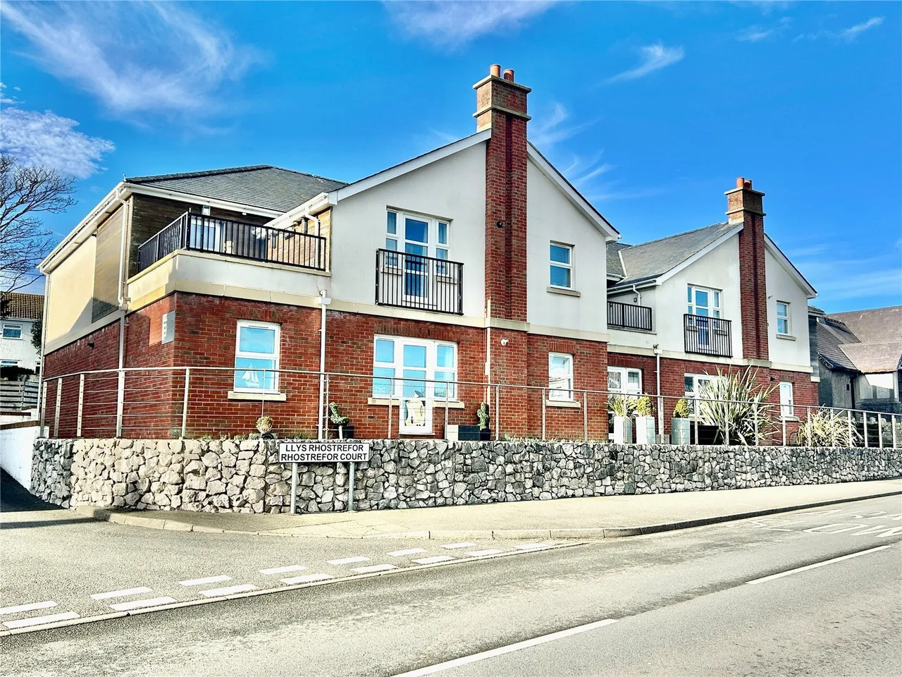 Amlwch Road, Benllech, LL74, photo 17