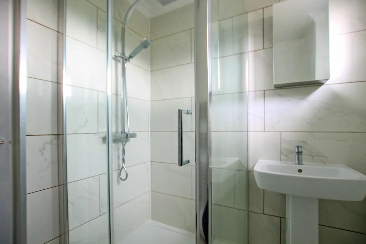 Renton Drive, Guiseley, LS20, photo 8