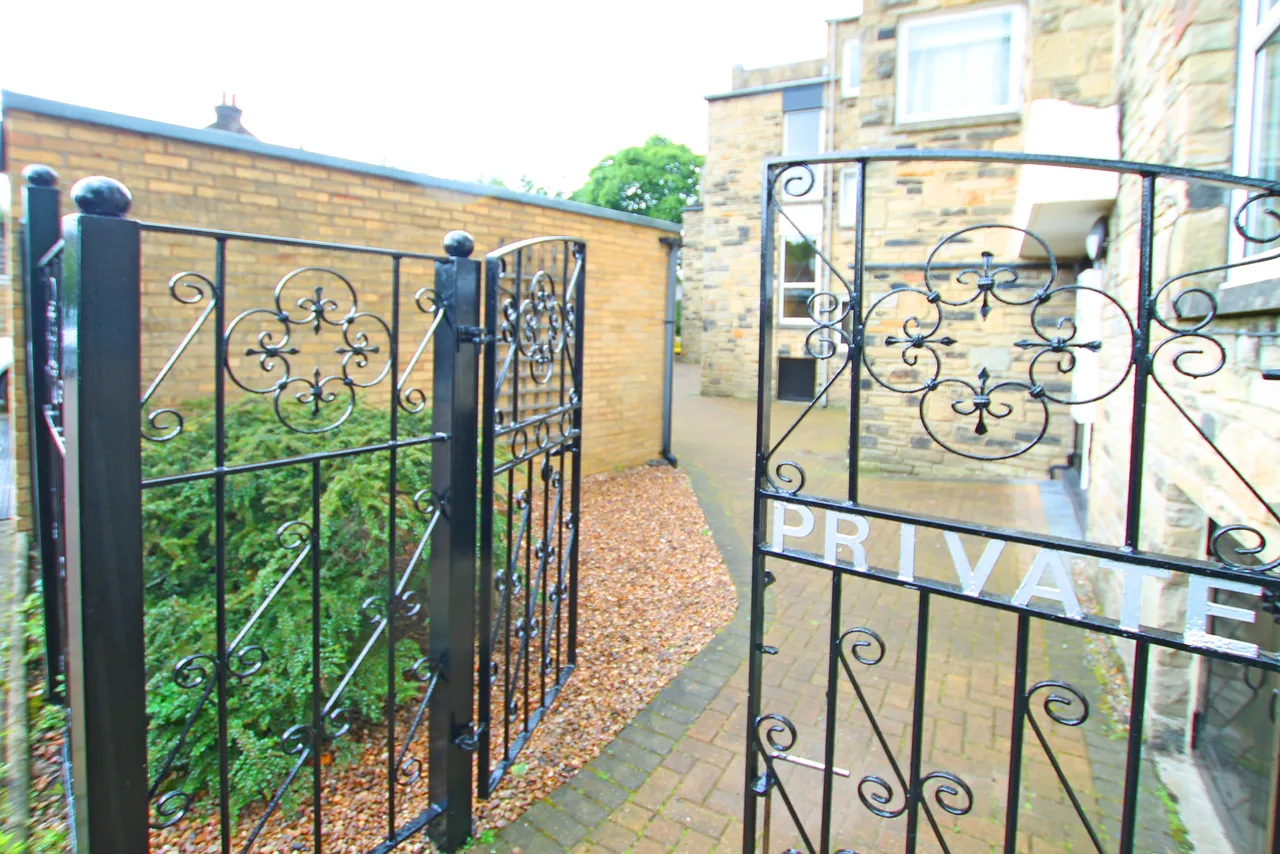 1 bed flat to rent, Renton Drive, Guiseley, LS20
