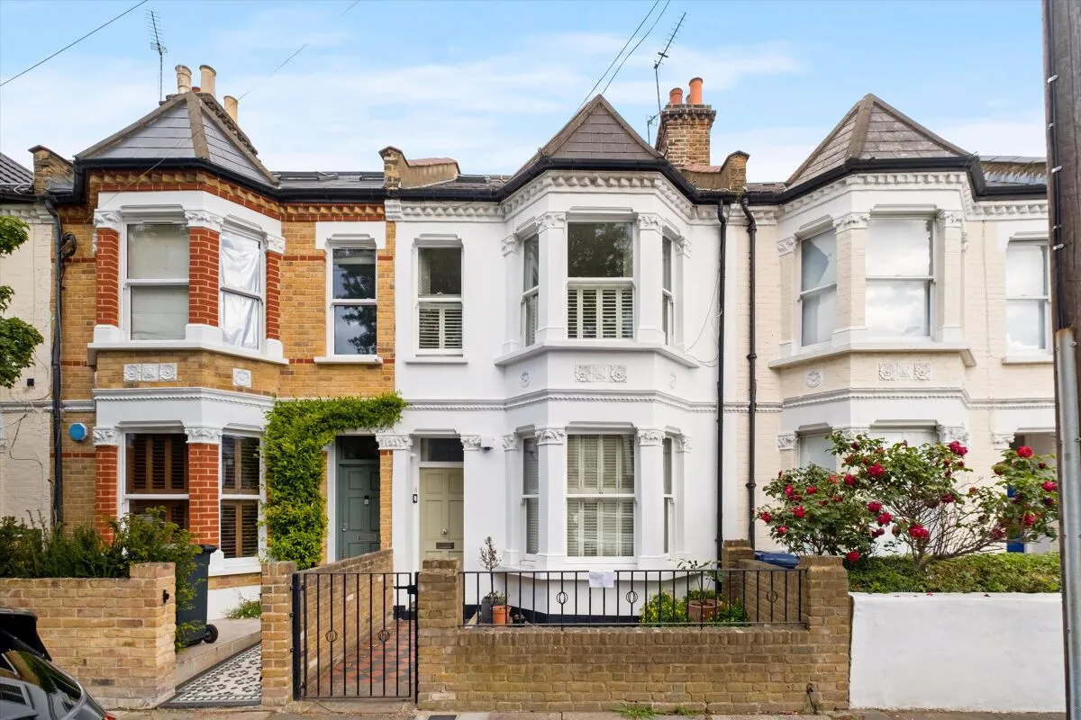 2 bed flat for sale, Rothschild Road, London, W4