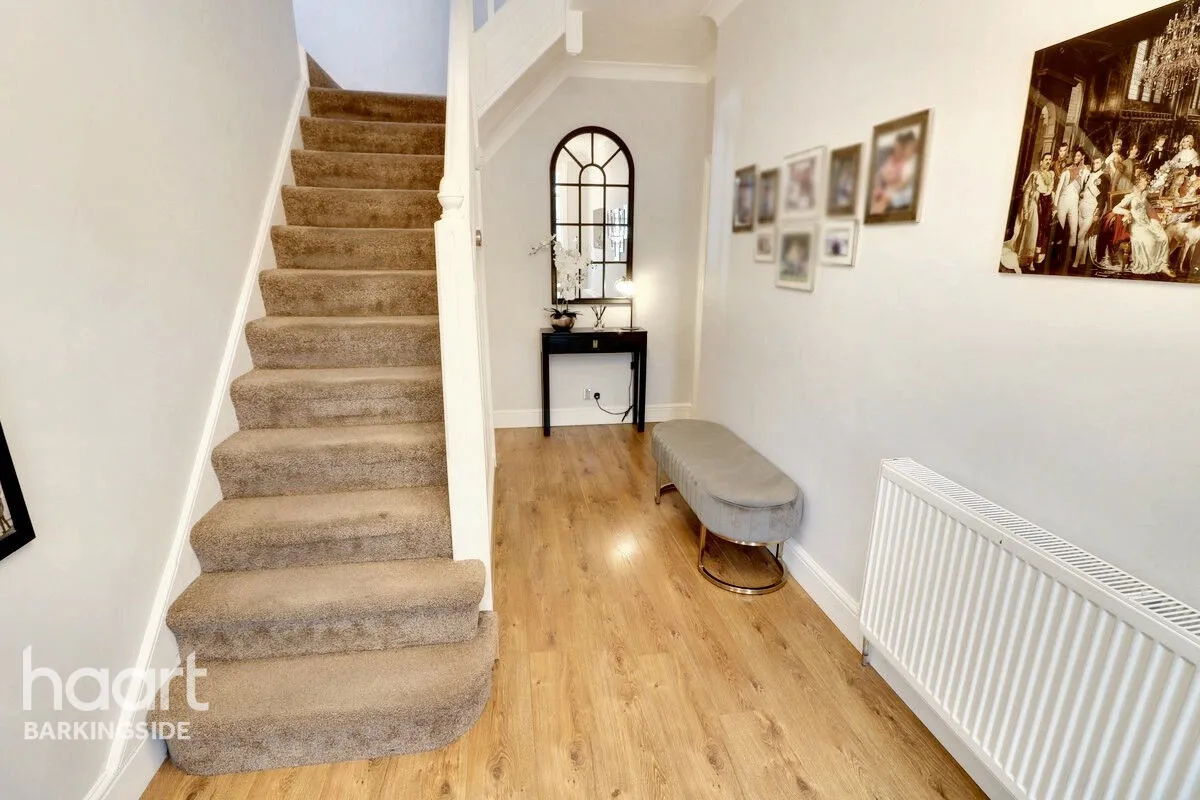 Hastings Avenue, Barkingside, IG6, photo 8