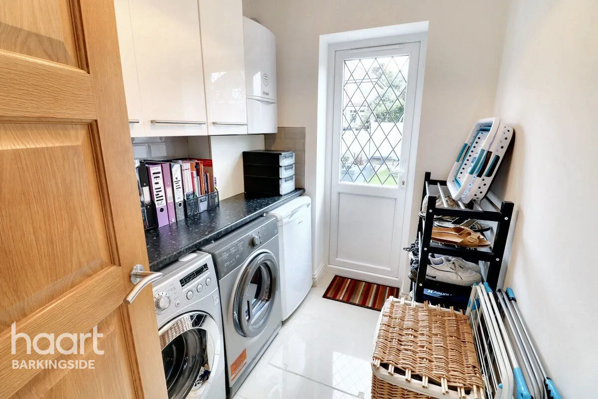 Hastings Avenue, Barkingside, IG6, photo 23