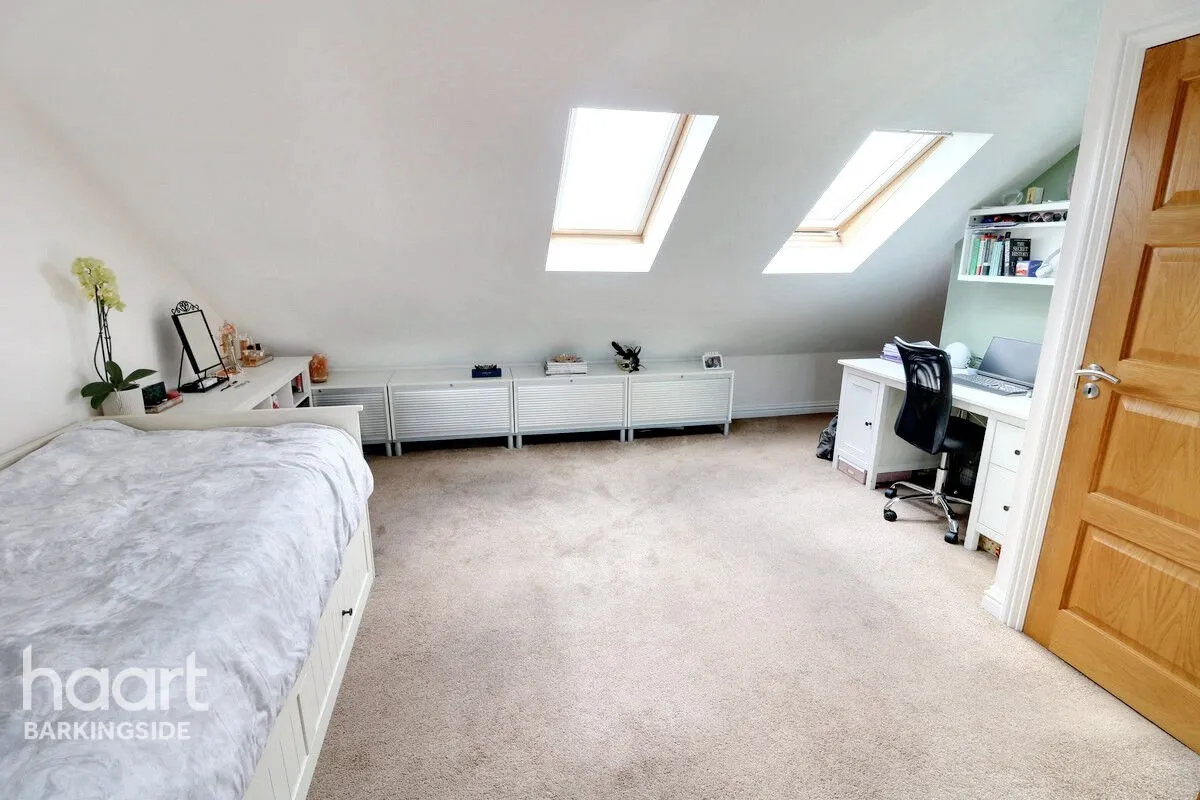 Hastings Avenue, Barkingside, IG6, photo 33