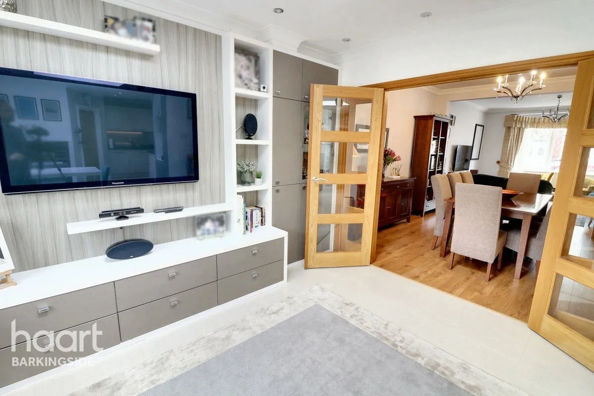 Hastings Avenue, Barkingside, IG6, photo 22