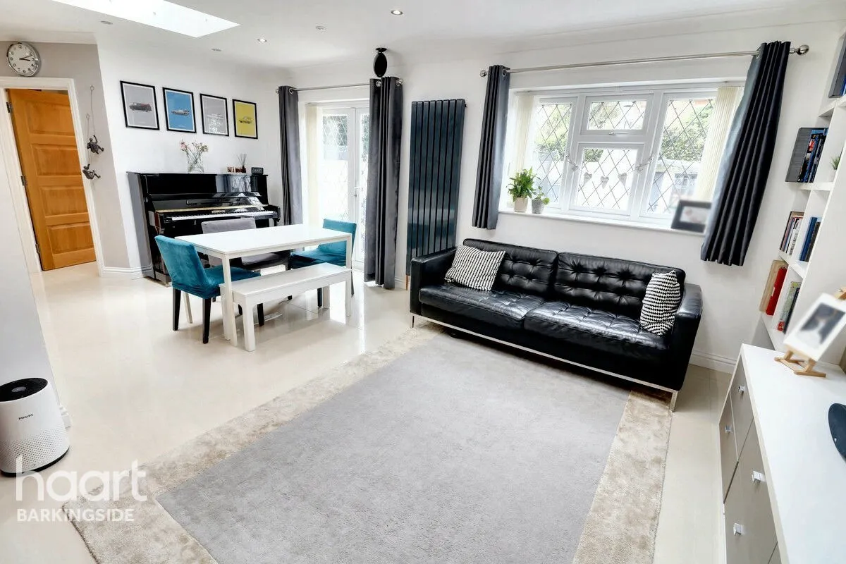 Hastings Avenue, Barkingside, IG6, photo 17