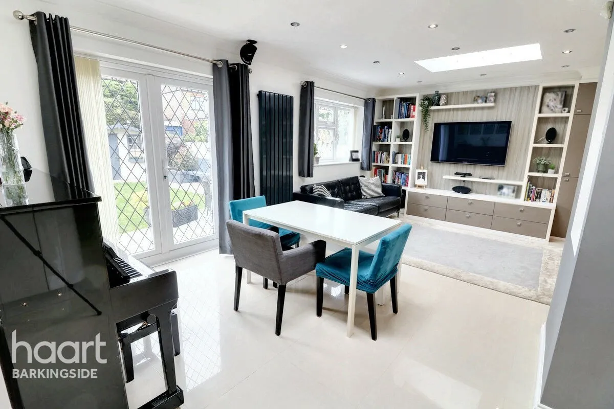 Hastings Avenue, Barkingside, IG6, photo 18