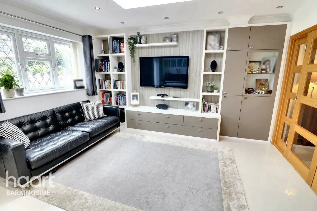 Hastings Avenue, Barkingside, IG6, photo 20