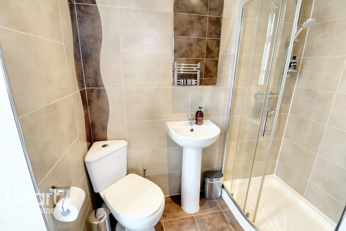 Hastings Avenue, Barkingside, IG6, photo 28