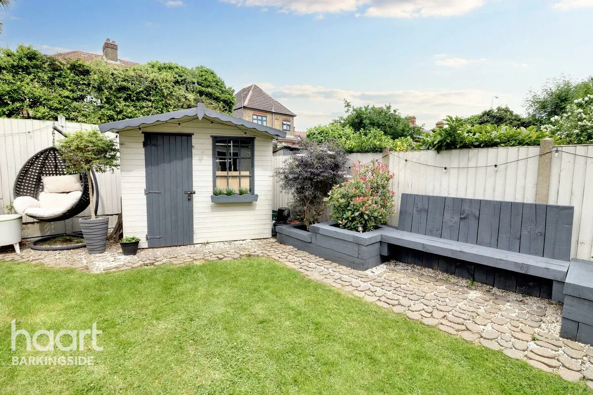Hastings Avenue, Barkingside, IG6, photo 39