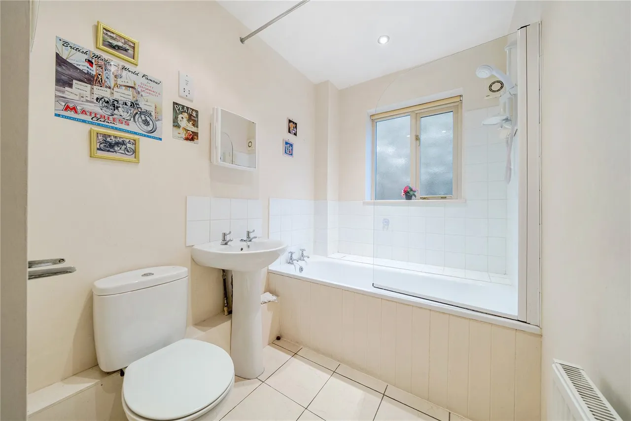 Underhill Crescent, Knighton, Powys, LD7 1DG, photo 18