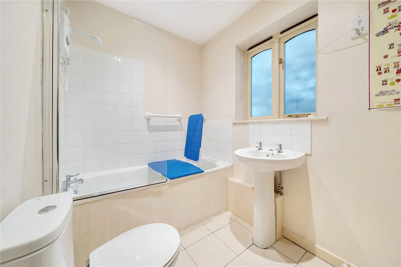 Underhill Crescent, Knighton, Powys, LD7 1DG, photo 15