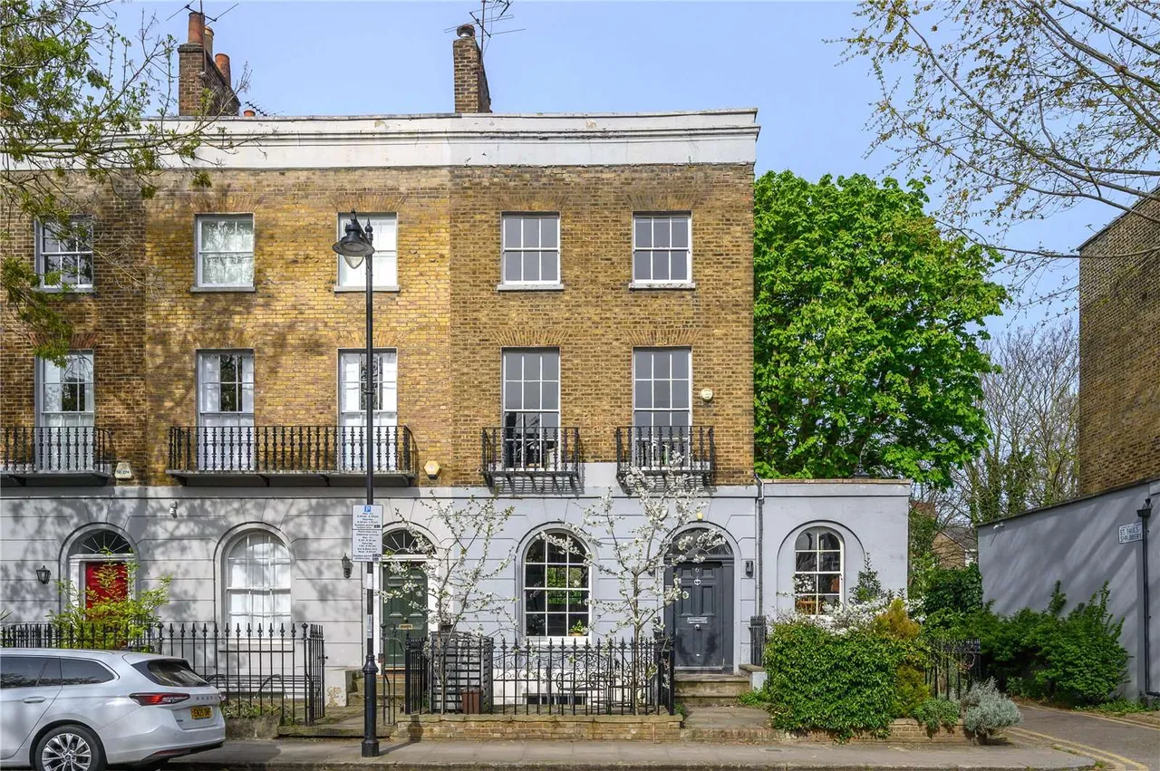 4 bed house for sale — St Pauls Place, Islington, London, N1 2QD