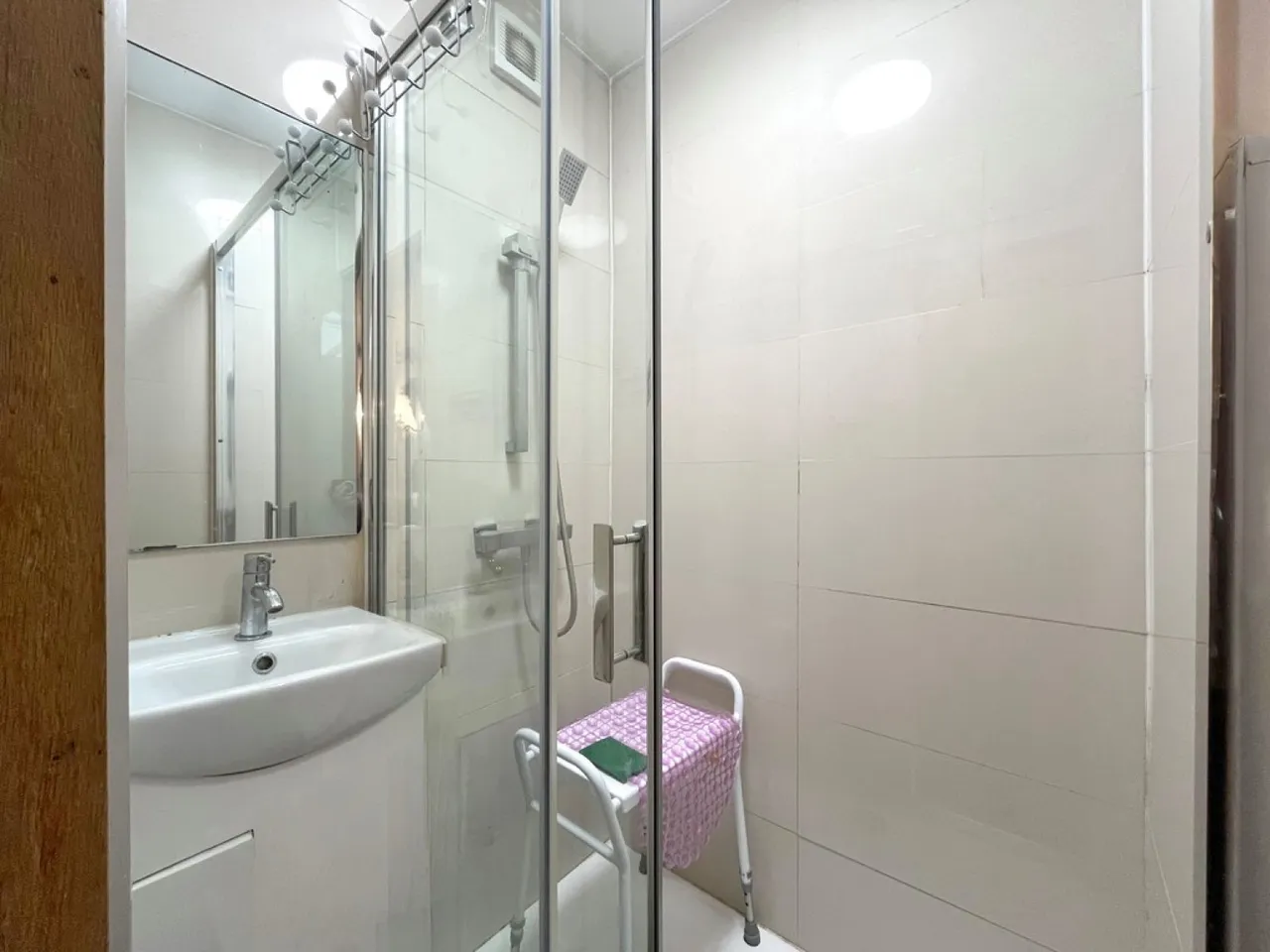 Room 2 33 Ashburnham Road, photo 2