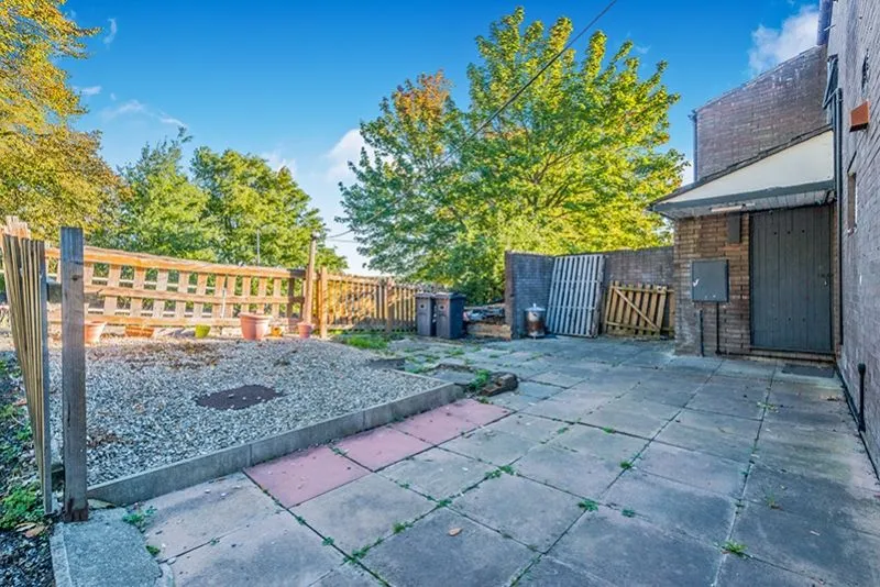 Burley Walk, Batley, WF17, photo 4