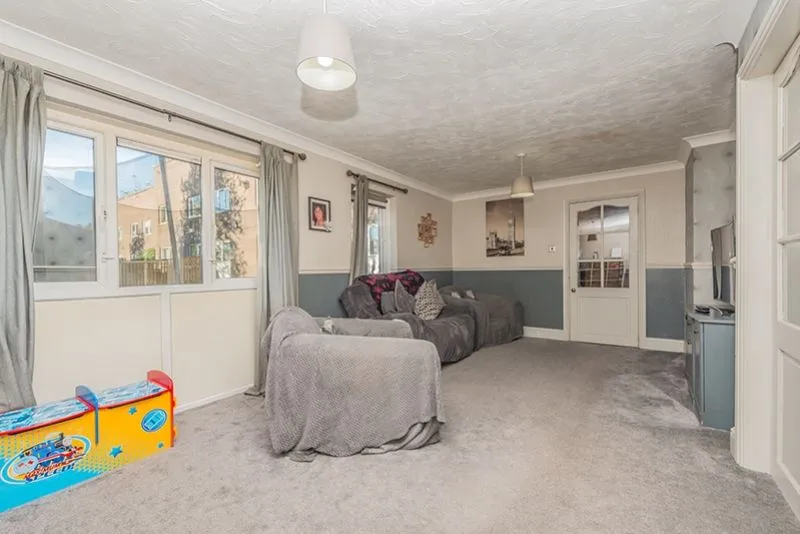 Burley Walk, Batley, WF17, photo 8
