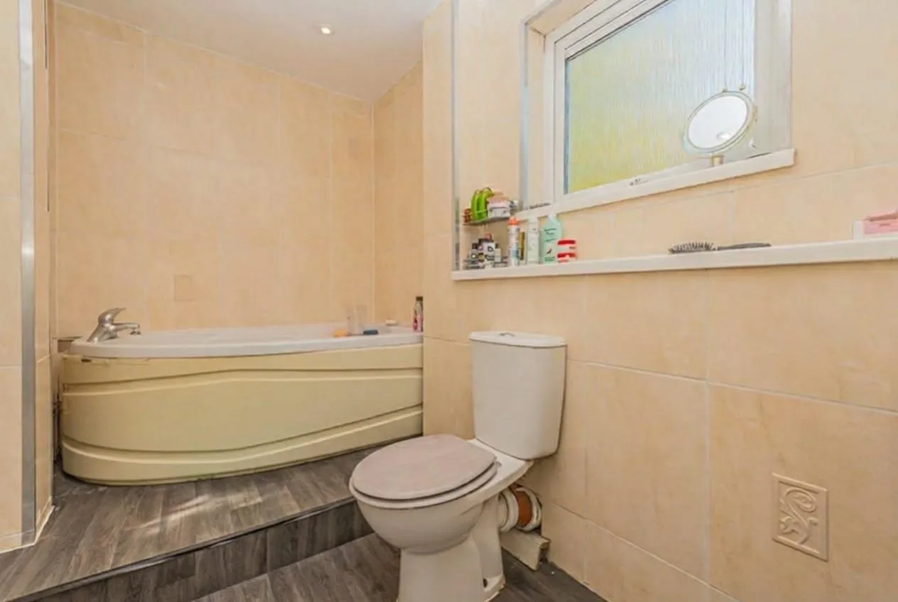 Burley Walk, Batley, WF17, photo 18