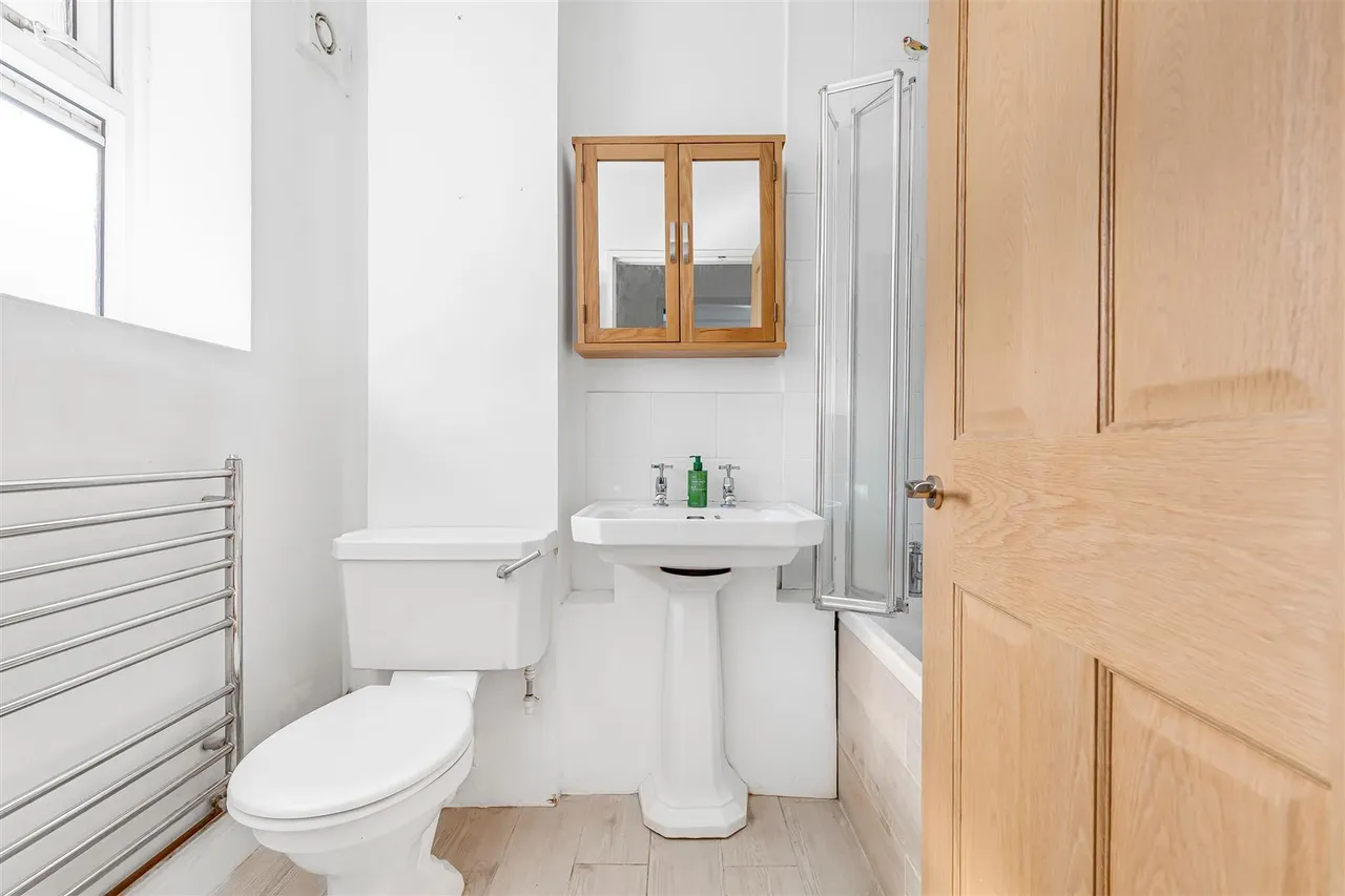 Mortlake High Street, Barnes, SW14, photo 4