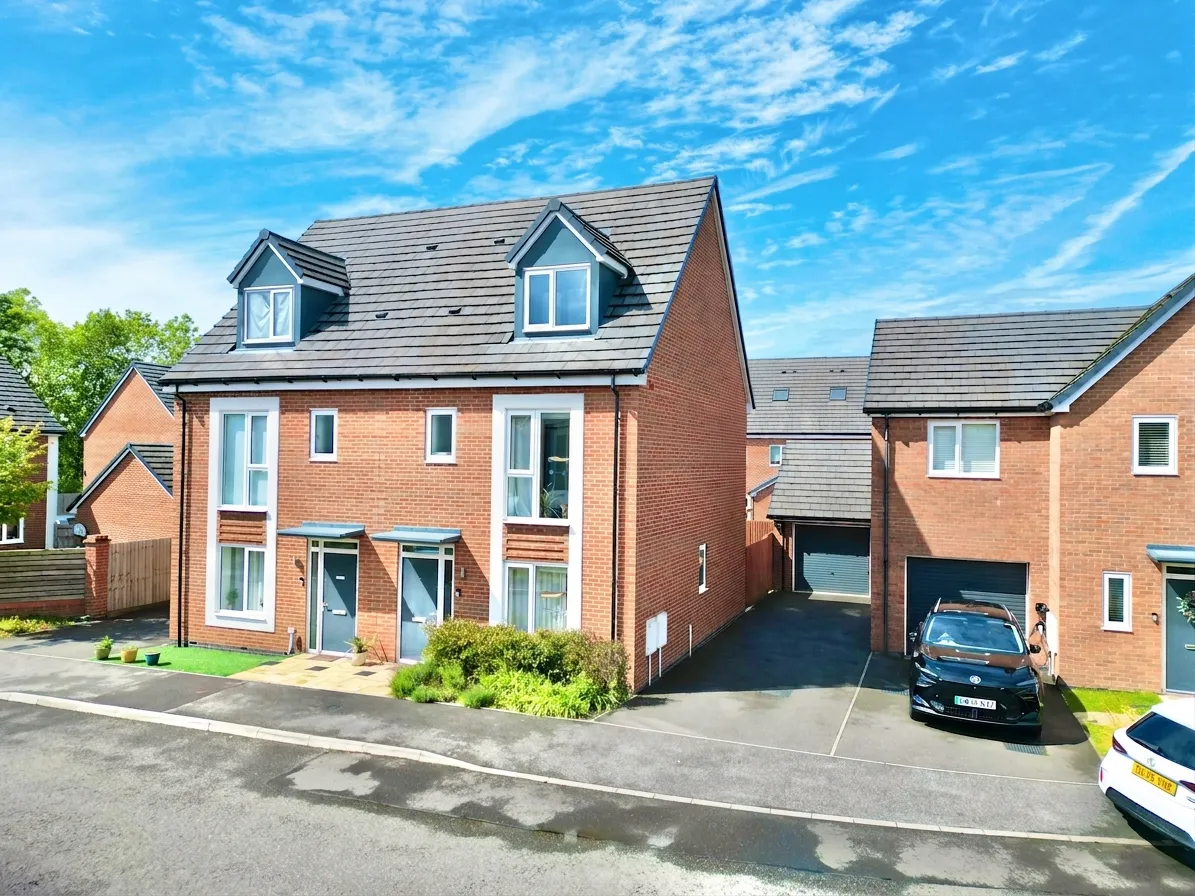 4 bed house for sale, John Bradbury Place, Stoke-On-Trent, ST4