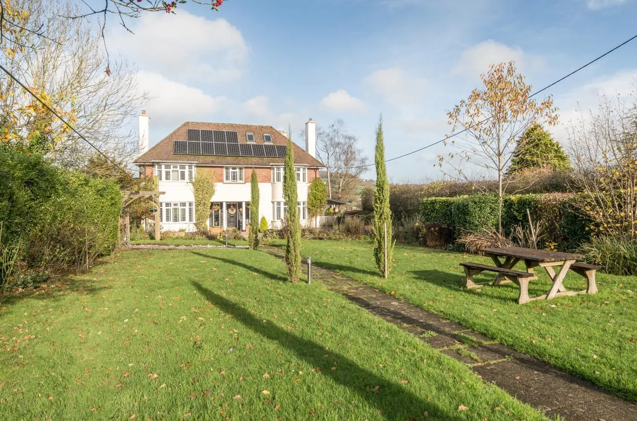Culmstock Road, Hemyock, photo 34