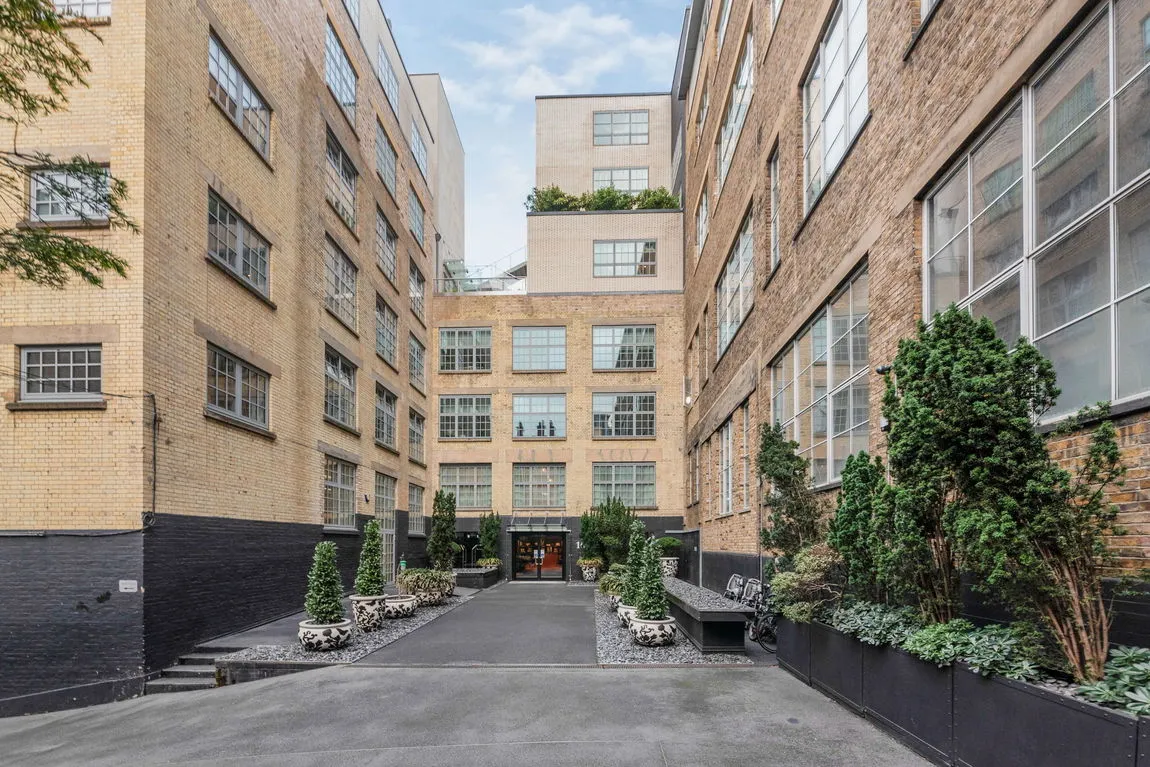 1 bed flat to rent, Marshall Street, London, W1F