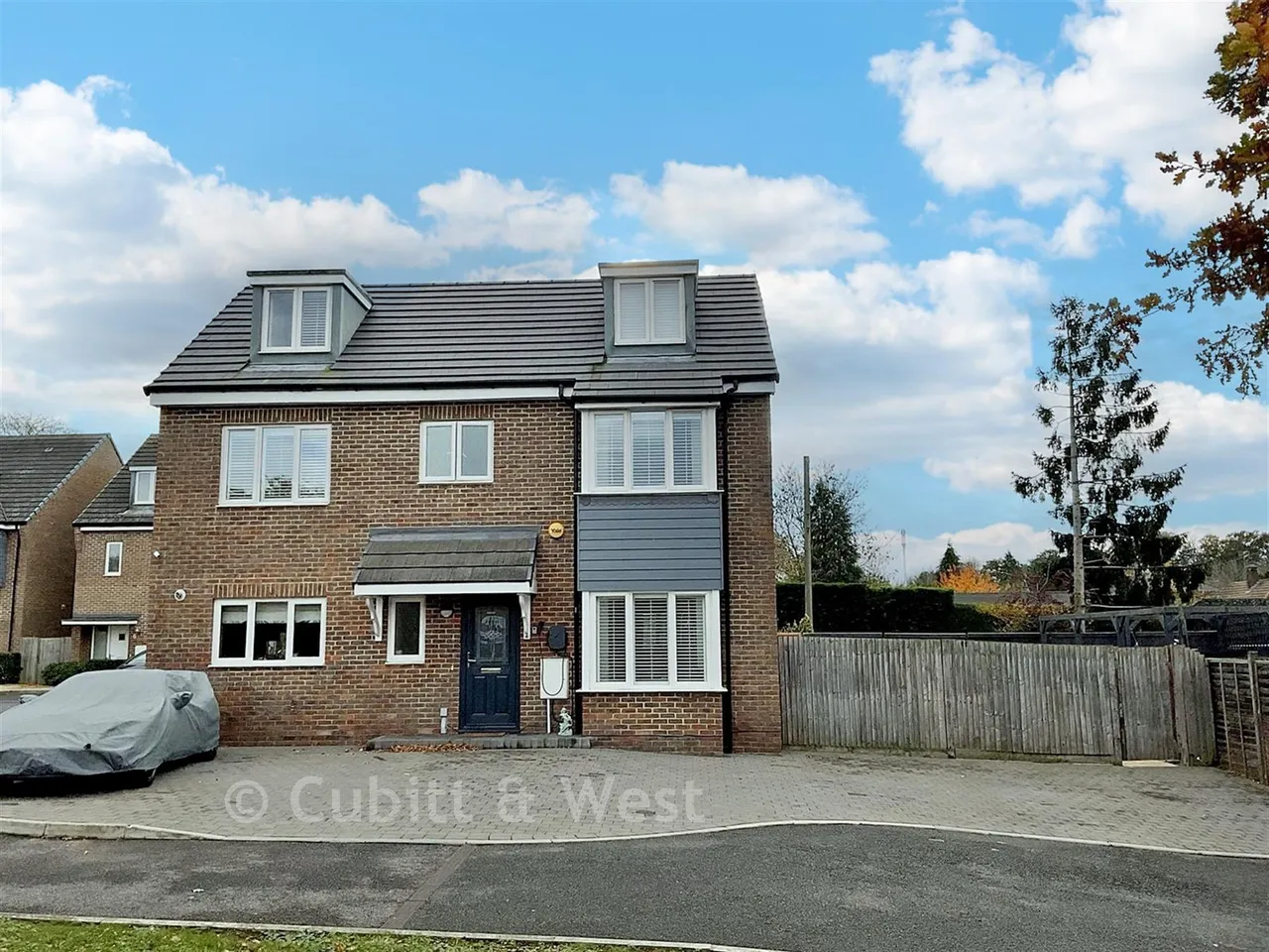 5 bed house for sale, Donald Gardens, Hookwood, RH6