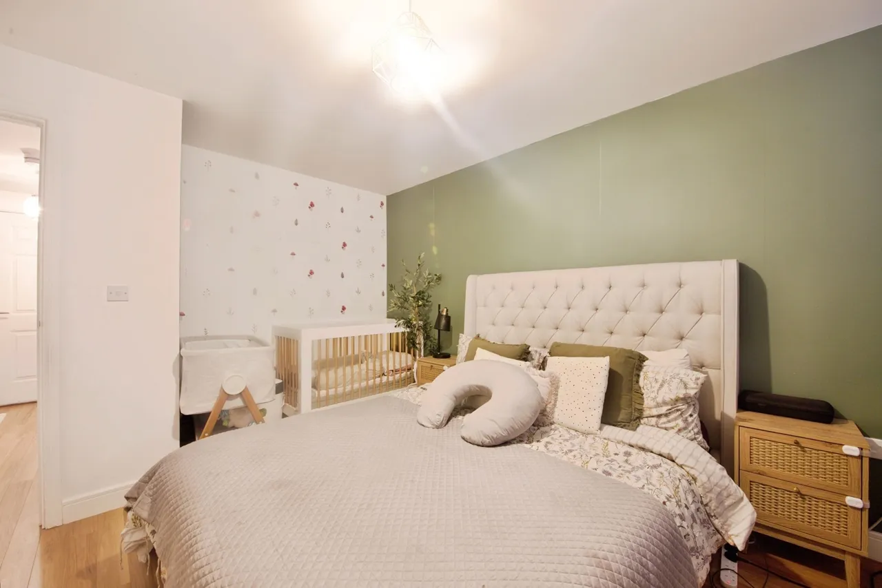 Canterbury House, 1 Honour Gardens, Dagenham, RM8, photo 2