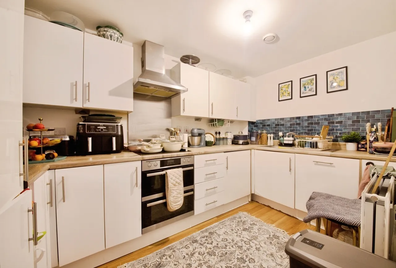 Canterbury House, 1 Honour Gardens, Dagenham, RM8, photo 4
